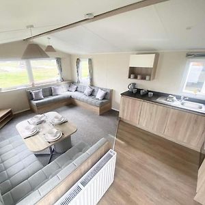 Cw77 St Osyth Beach Holiday Park
